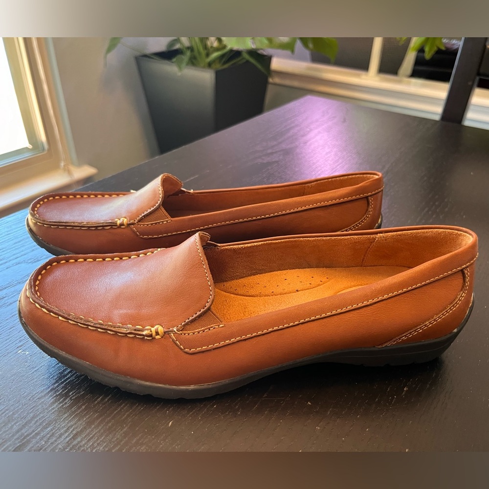 NEW Naturalizer Leather Loafer - Size 8